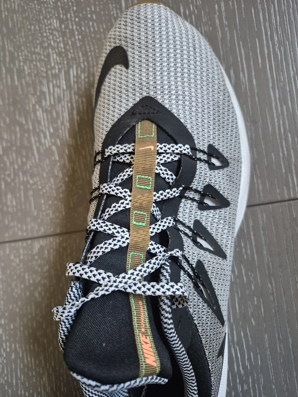Nike Quest SE Men’s Grey, Black and White Athletic Running Shoes